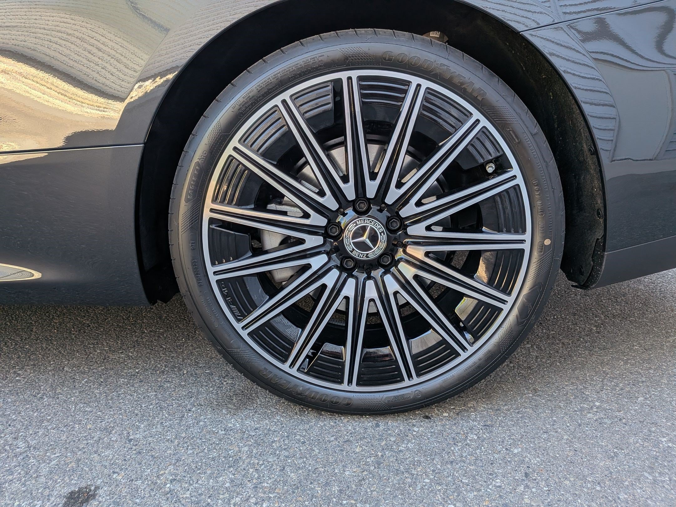 New 2026 Graphite Grey Metallic Mercedes-Benz CLE 450 image 29