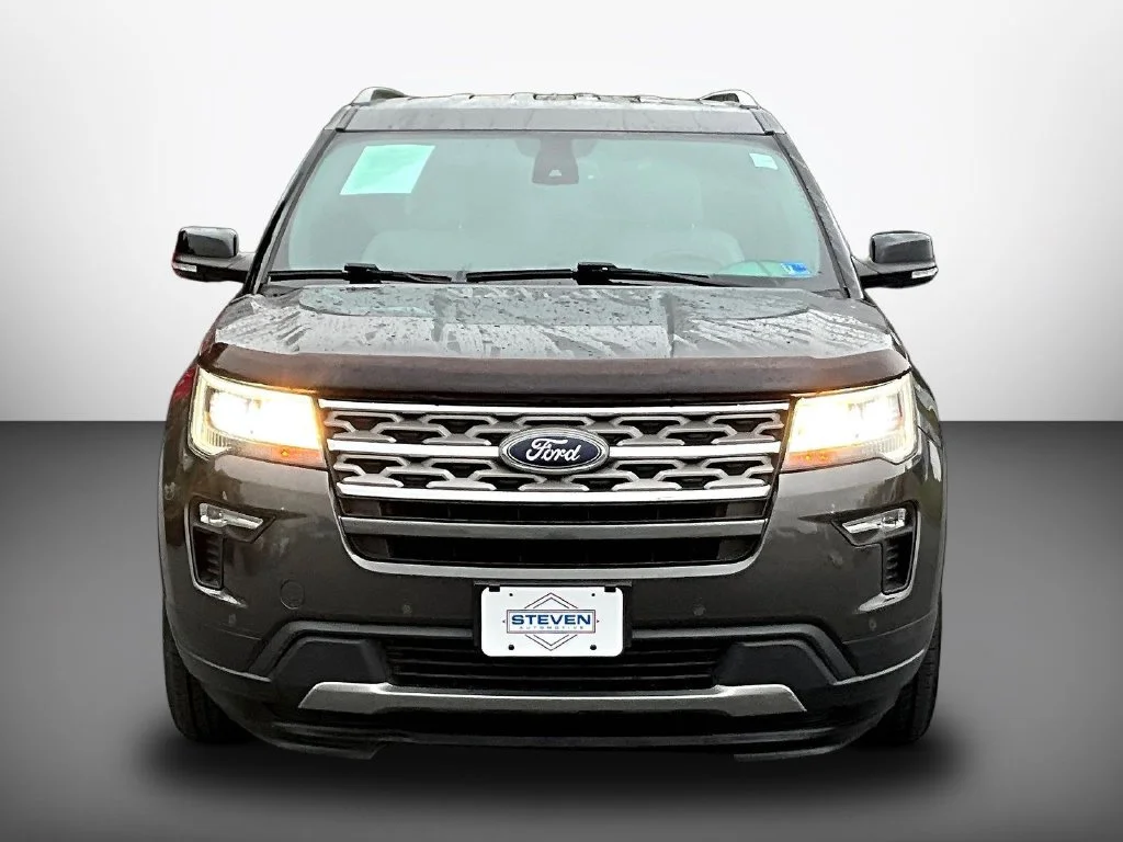 Used 2018 Magnetic Ford XLT image 2