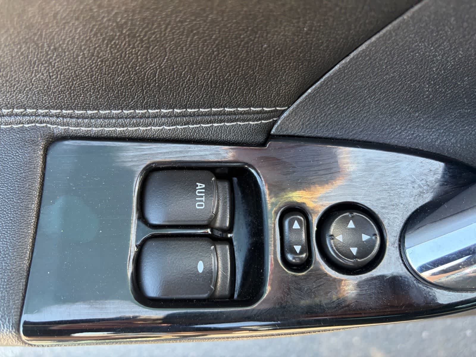 Used 2007 Midnight Blue Saturn  image 8