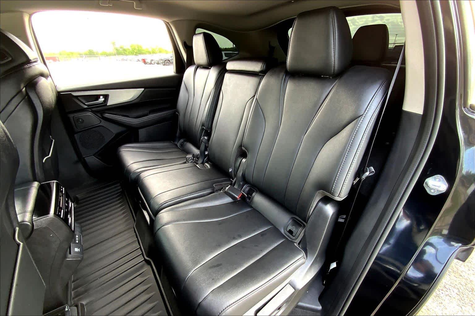 Used 2025 Majestic Black Pearl Acura  image 30