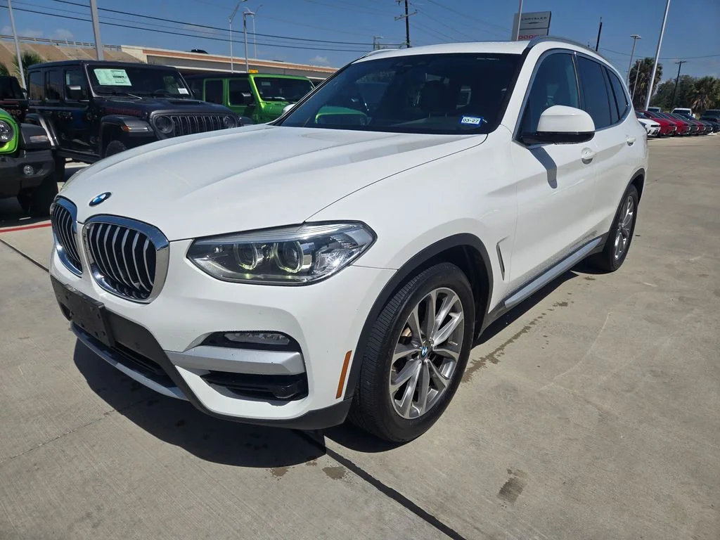 Used 2019 White BMW sDrive30i image 7
