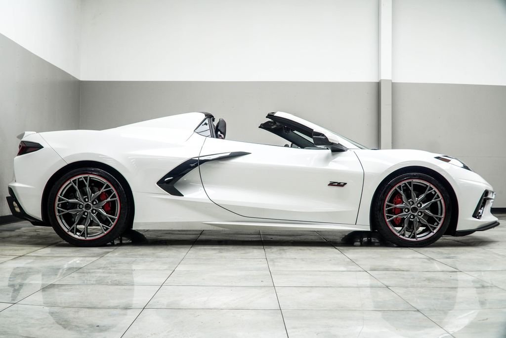 Used 2023 White Chevrolet Stingray image 9