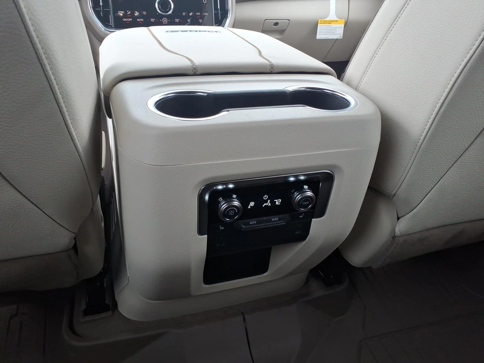 2026 GMC Yukon XL Denali - Photo 7