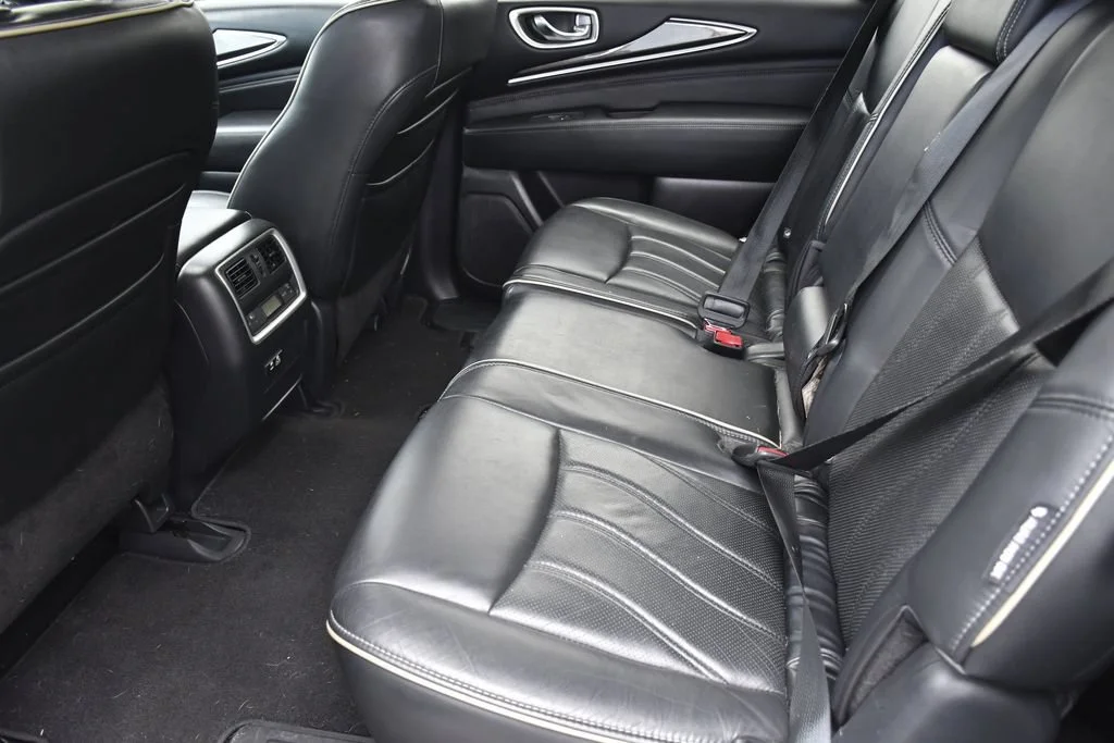 Used 2019 Liquid Platinum INFINITI LUXE image 24