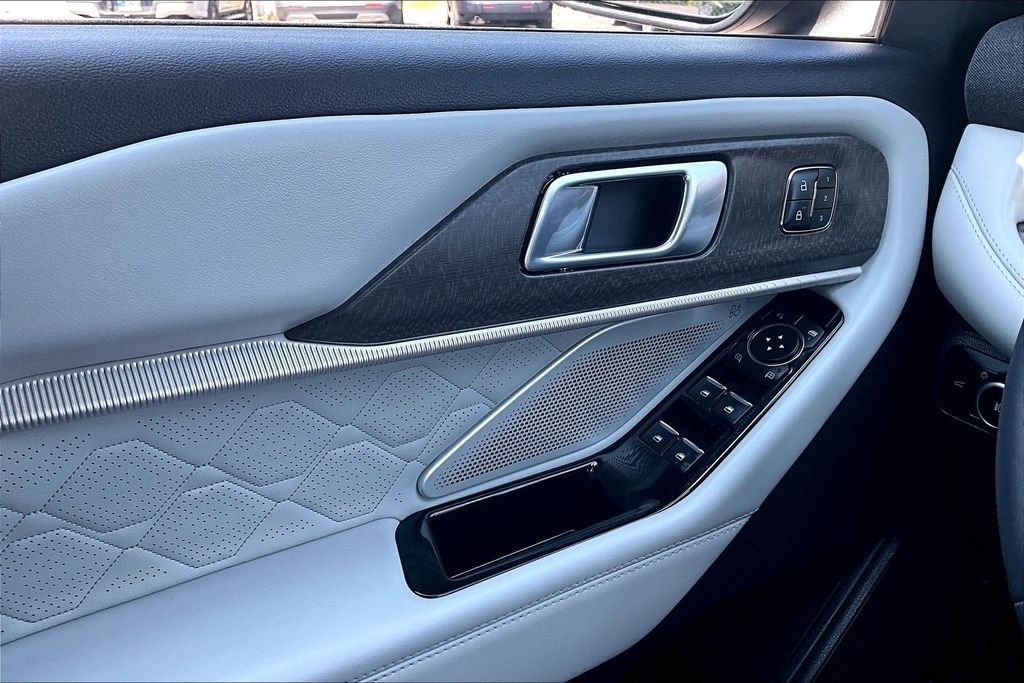 2026 Ford Explorer Platinum - Photo 37