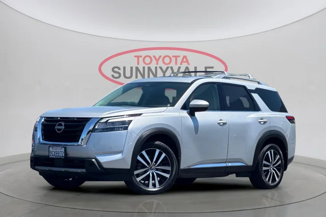 2023 Nissan Pathfinder Platinum