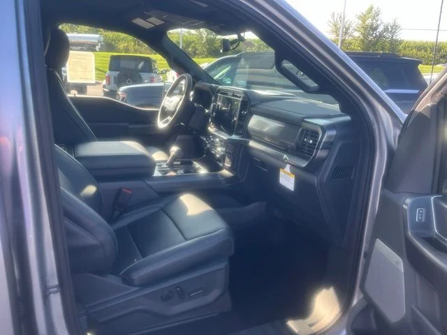 New 2026 Iconic Silver Metallic Ford Lariat image 18