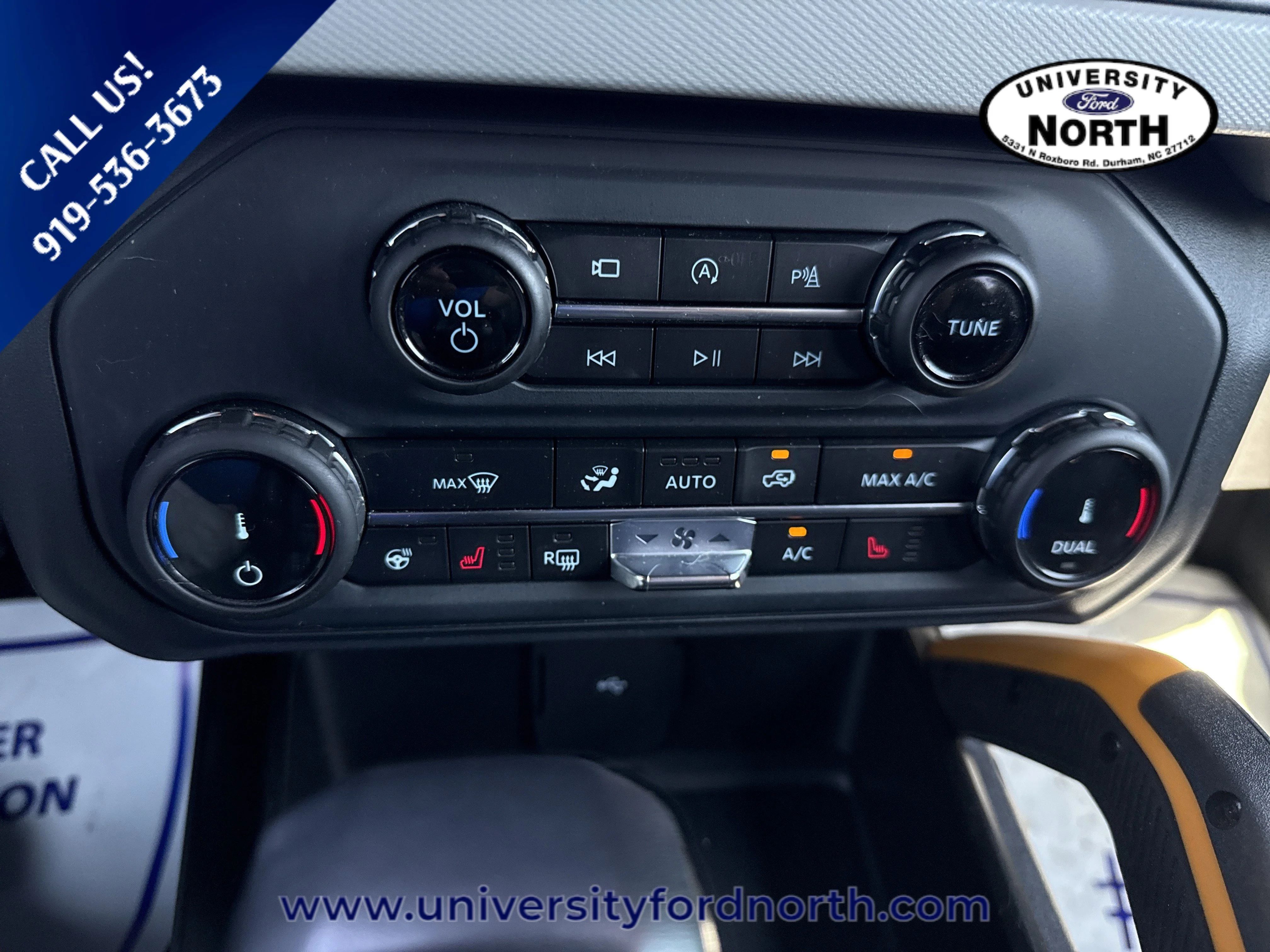 Used 2022 Cyber Orange Metallic Tricoat Ford Badlands image 25