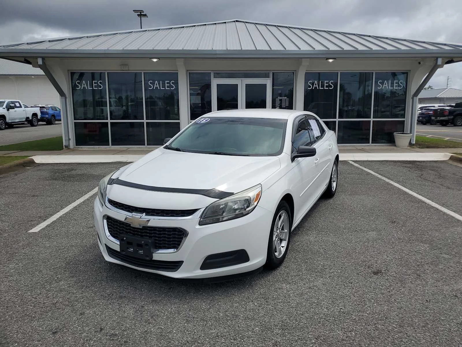 Used 2015 SUMMIT WHITE Chevrolet LS image 1