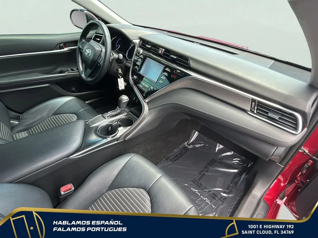Used 2018 Red Toyota SE image 33