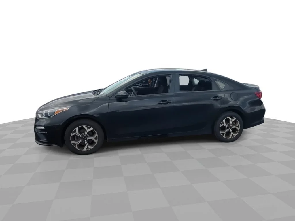 Used 2019 Black Kia LXS image 4