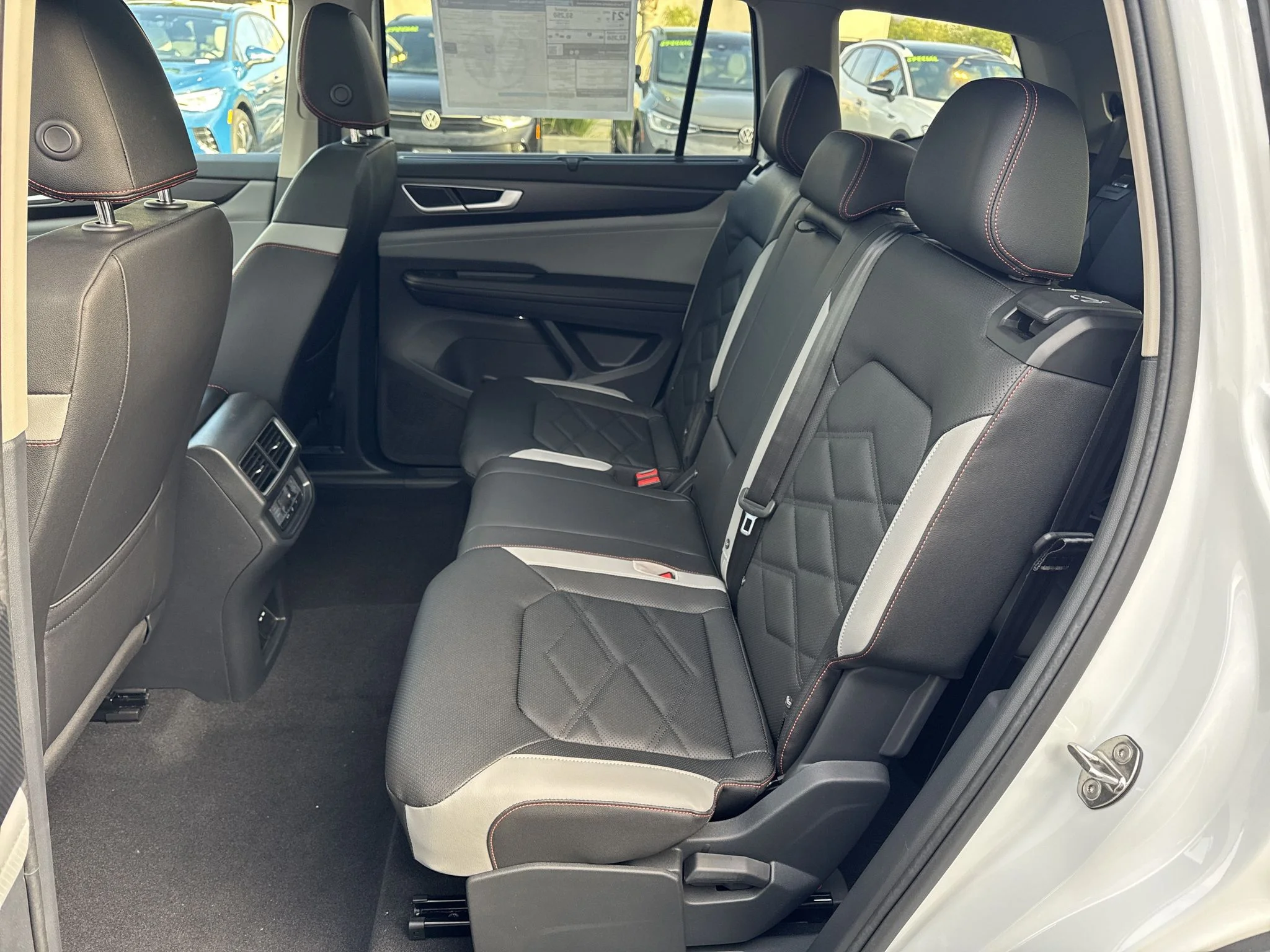 New 2026 Opal White Pearl Volkswagen 2.0T Peak Edition image 32