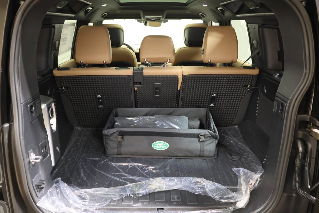 New 2026 Gondwana Stone Metallic Land Rover X-Dynamic SE image 48