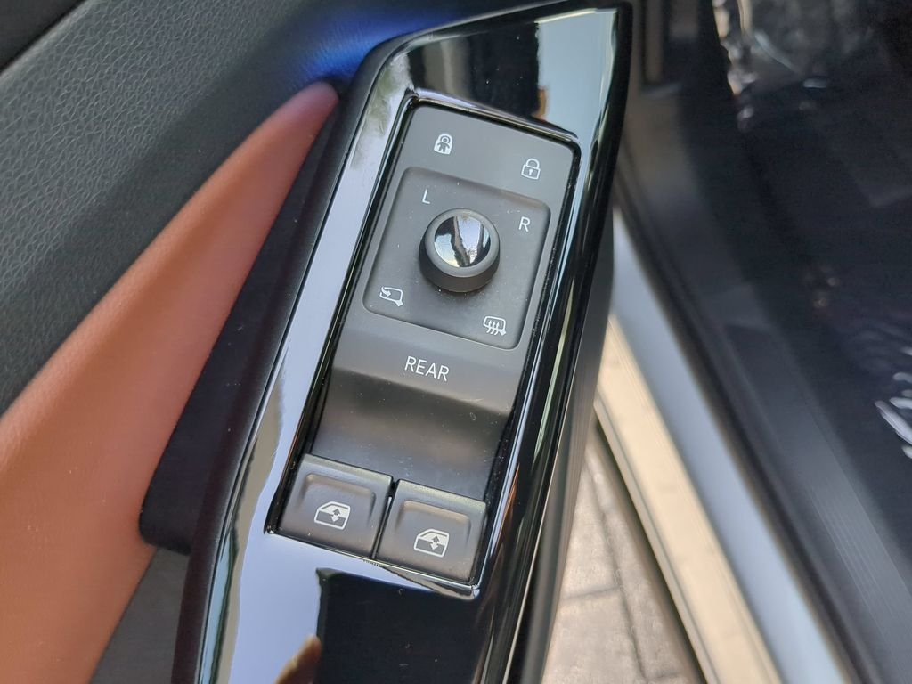 Certified Used 2022 Silver Volkswagen Pro S image 19