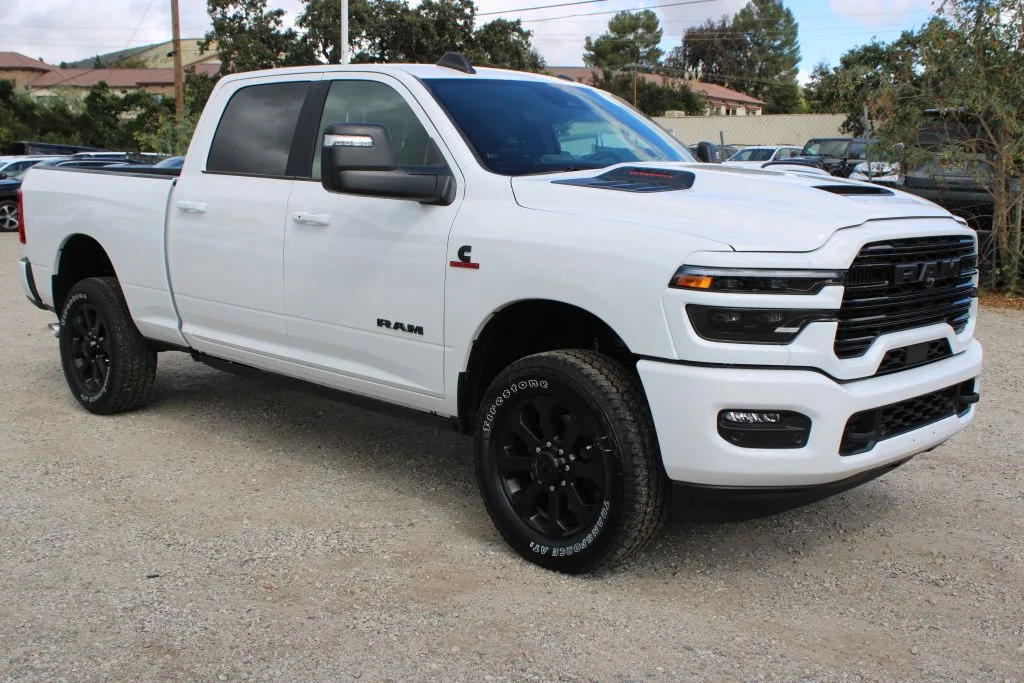 New 2026 Bright White Clear-Coat Exterior Paint Ram Laramie image 3
