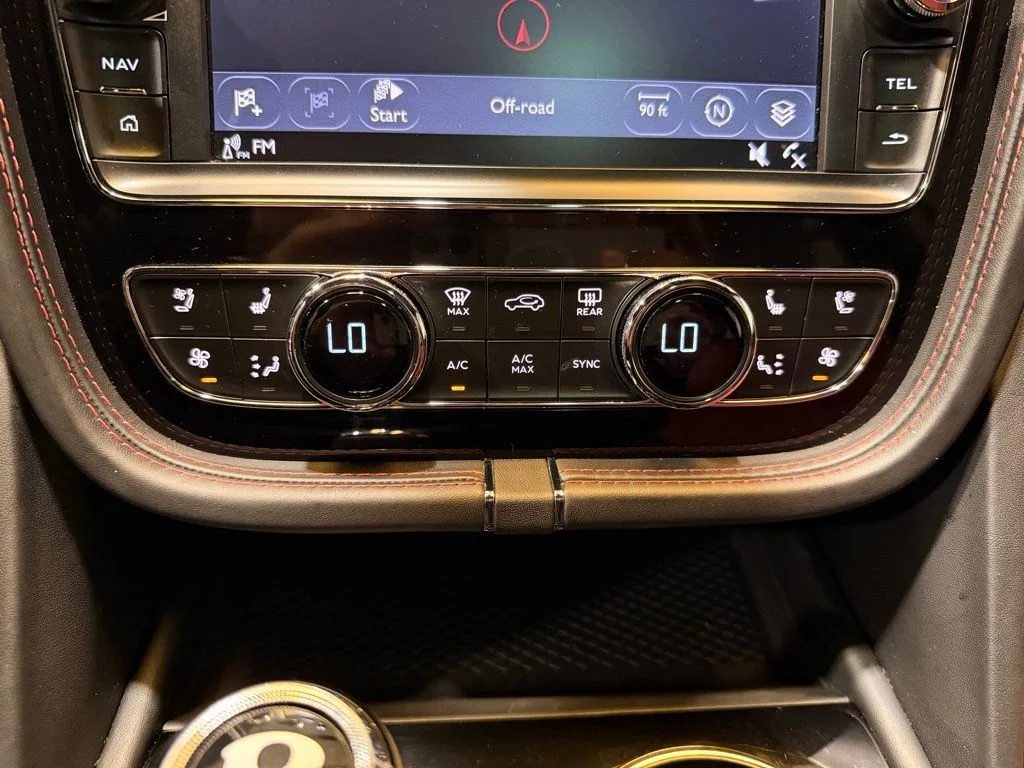 Used 2018  Bentley W12 image 22