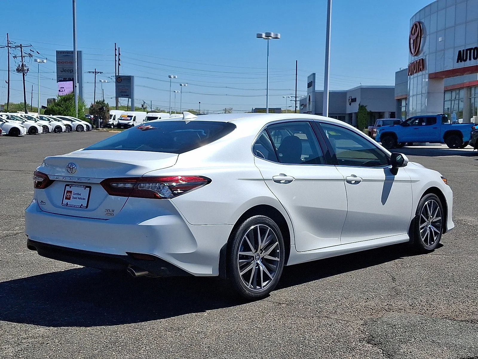 Used 2024 Wind Chill Pearl - 089 Toyota XLE image 7