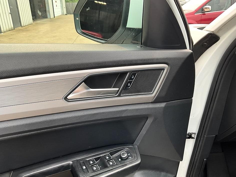 Used 2019 White Volkswagen 2.0T SE image 13