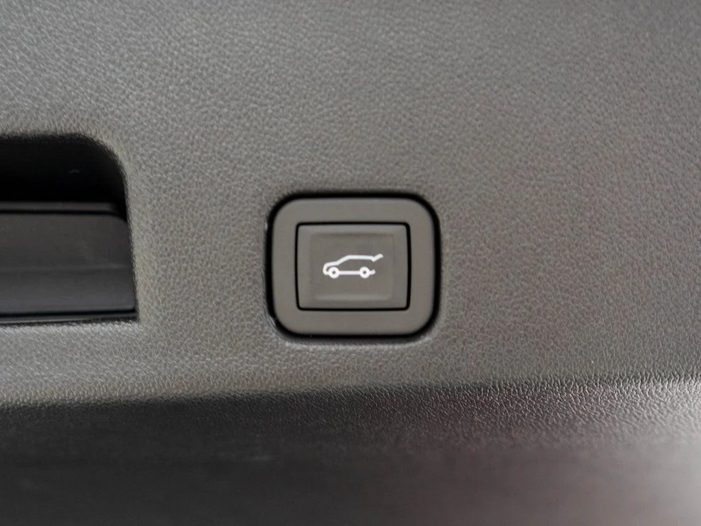Used 2026 Red GMC Elevation image 36