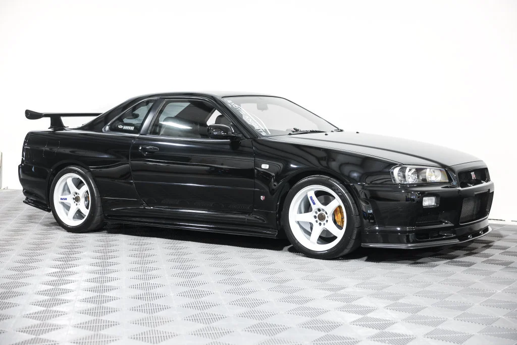 Used 2000 Black Nissan  image 4