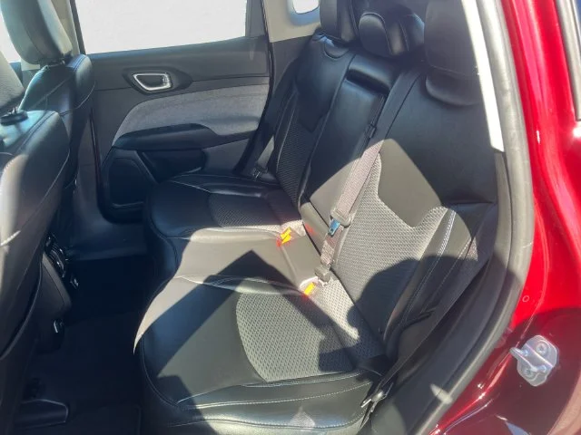 Used 2022 Red Jeep Latitude image 13