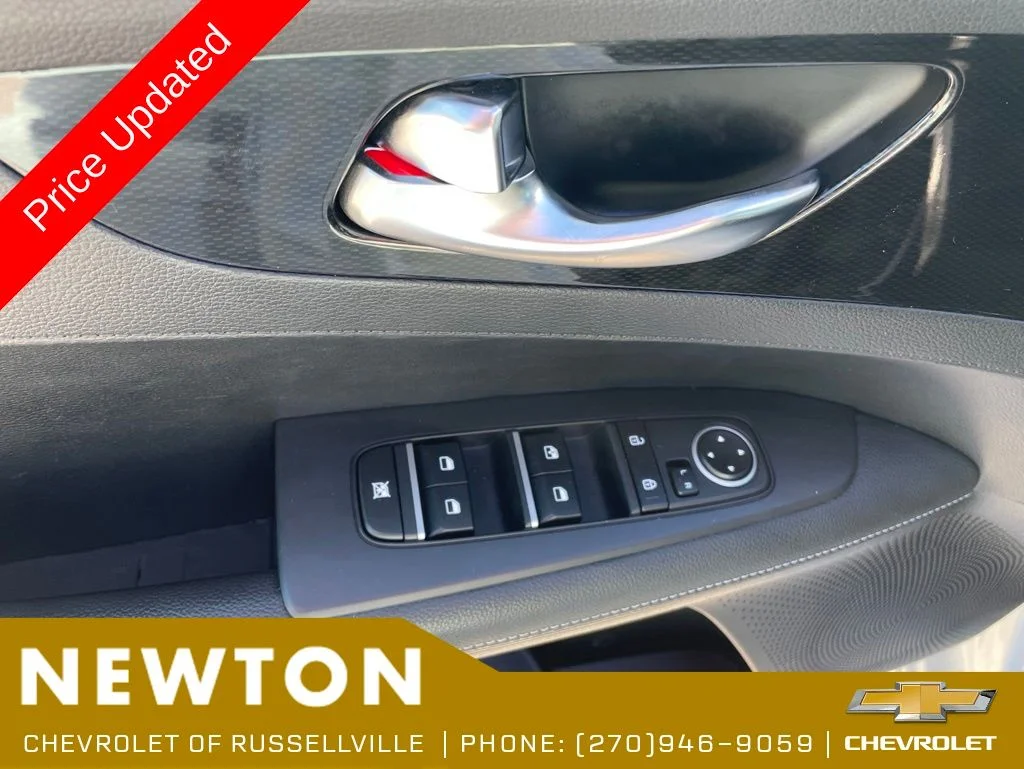 Used 2023 White Kia GT-Line image 9