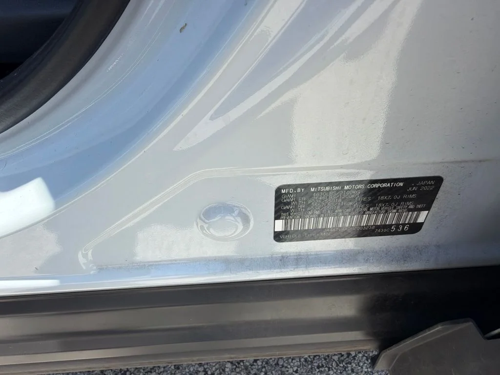 Used 2023 White Mitsubishi LE image 6