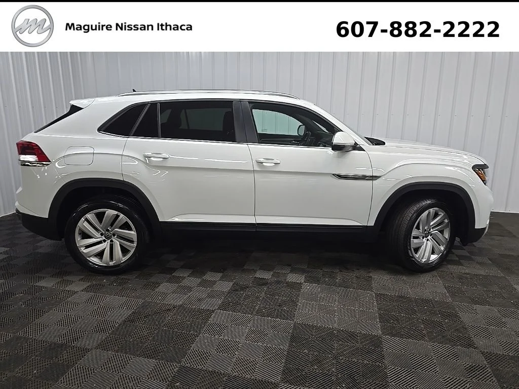 Used 2023 White Volkswagen 2.0T SE w/Technology image 3