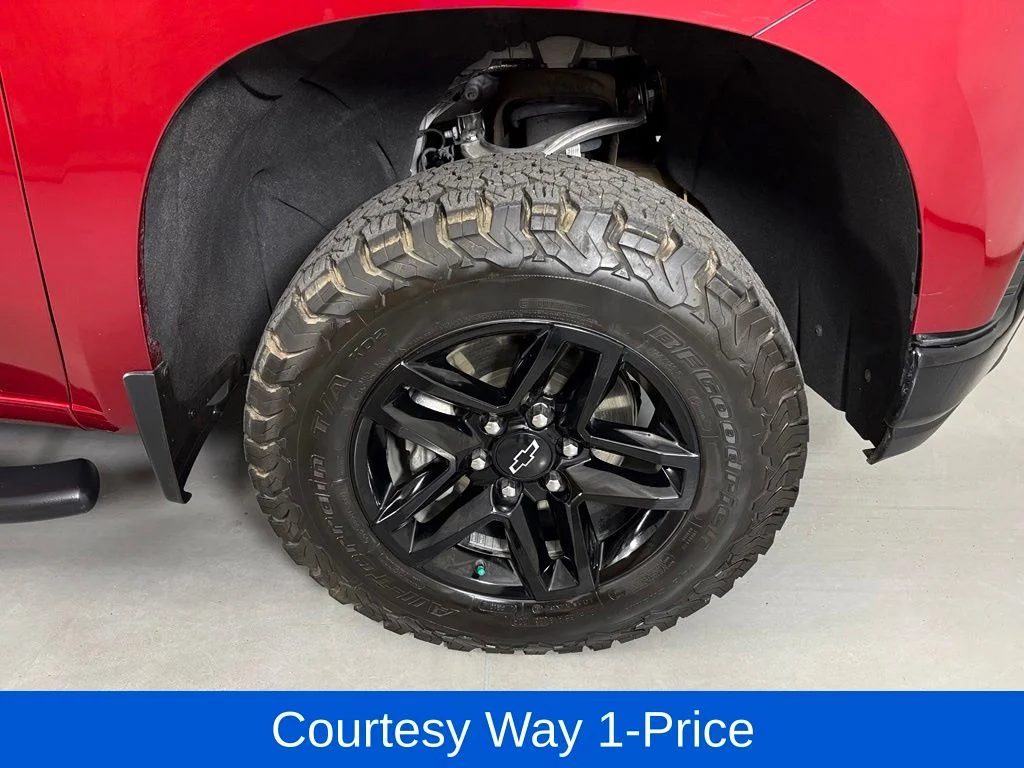 Used 2021 Red Chevrolet LT Trail Boss image 13