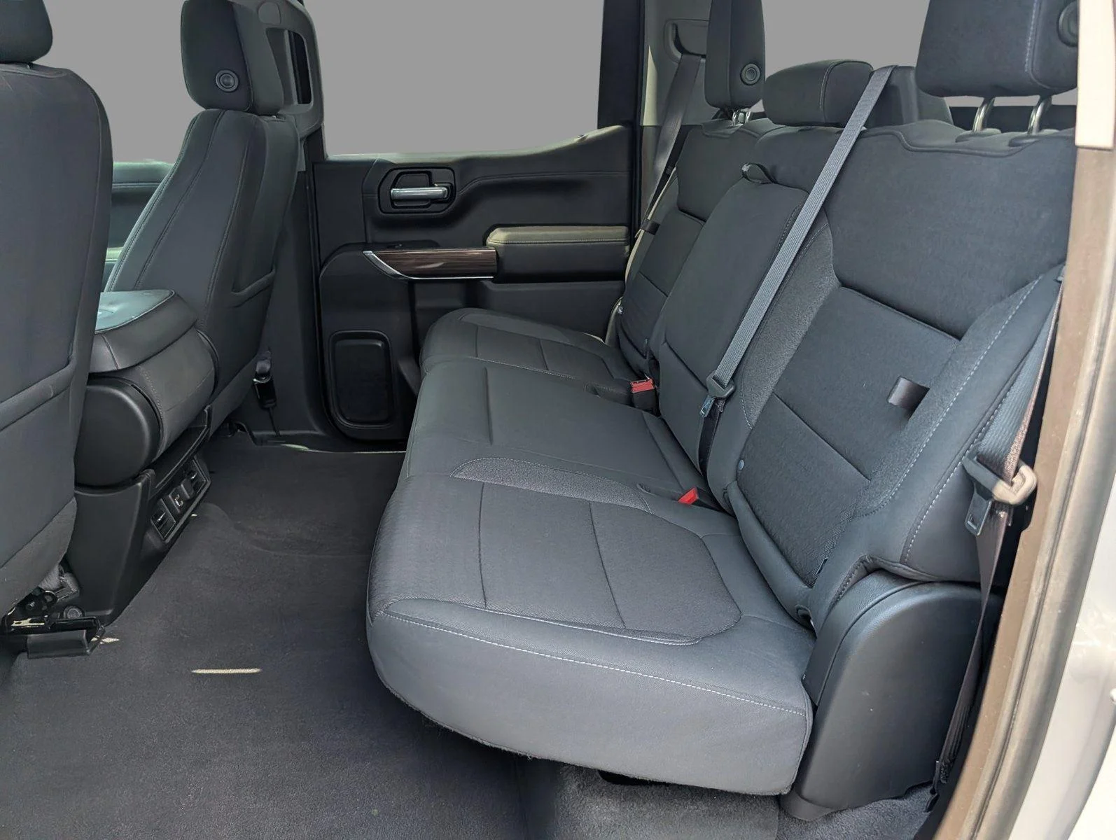 Used 2021 Silver Ice Metallic Chevrolet RST image 32