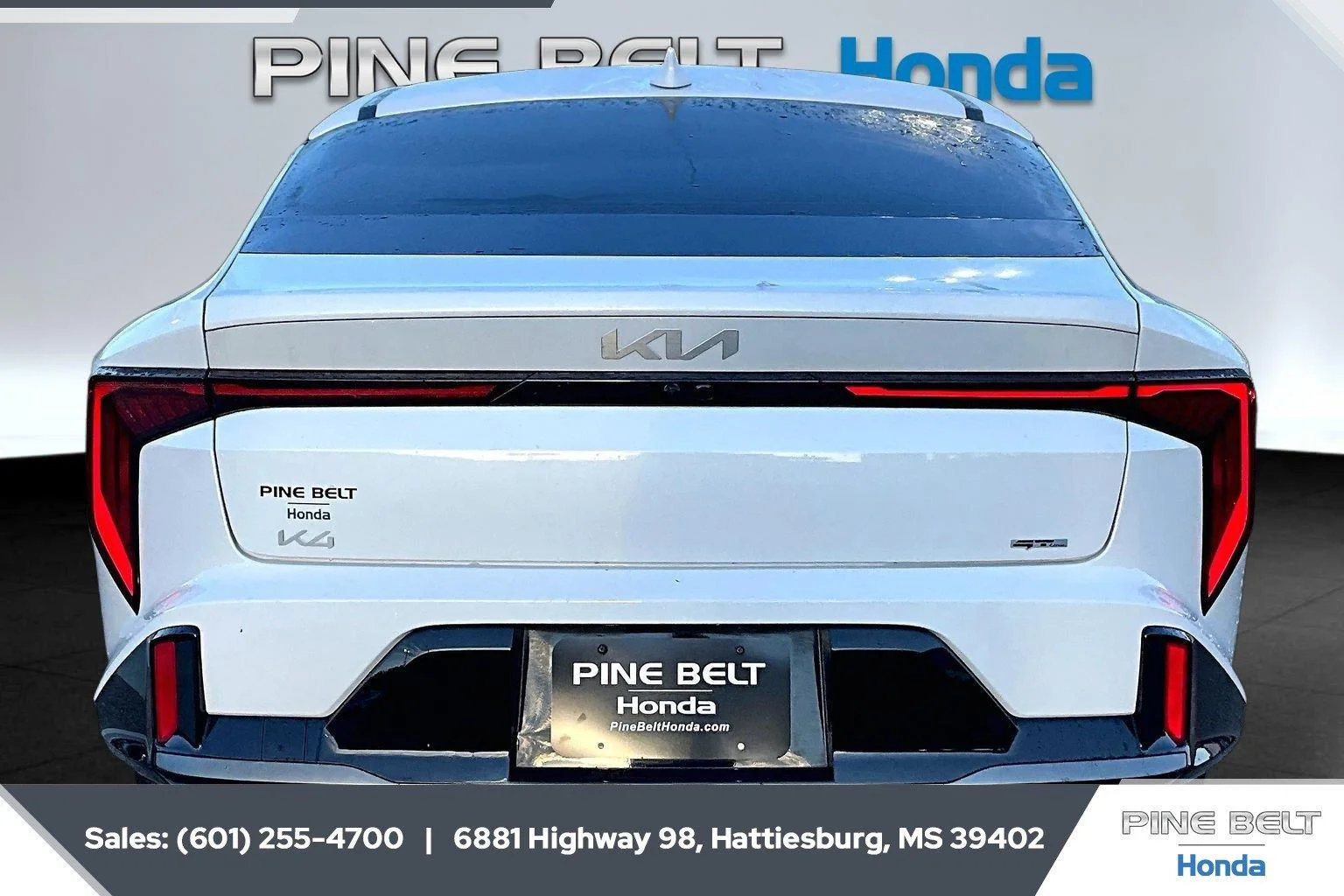 Used 2025 Snow White Pearl Kia GT-Line image 4