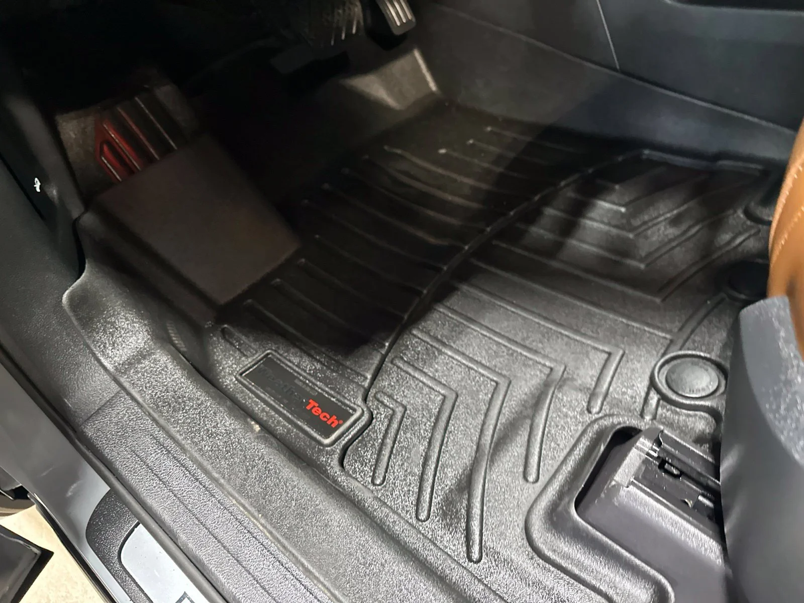 Used 2022 Gray Nissan Platinum image 16
