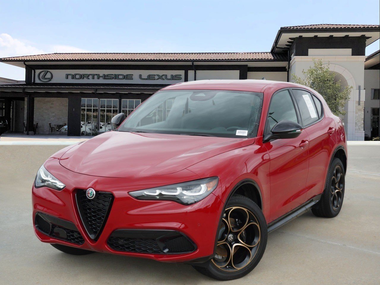 Used 2025 Red Alfa Romeo Intensa image 1