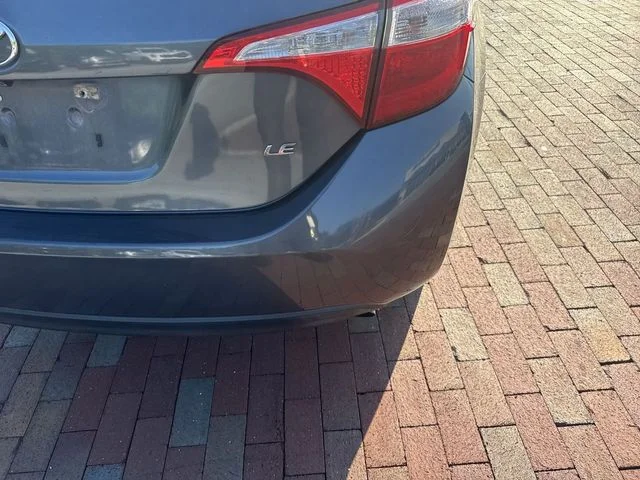 Used 2015 Gray Toyota LE image 12