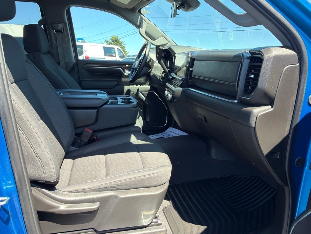 Used 2024 Blue GMC Elevation image 19