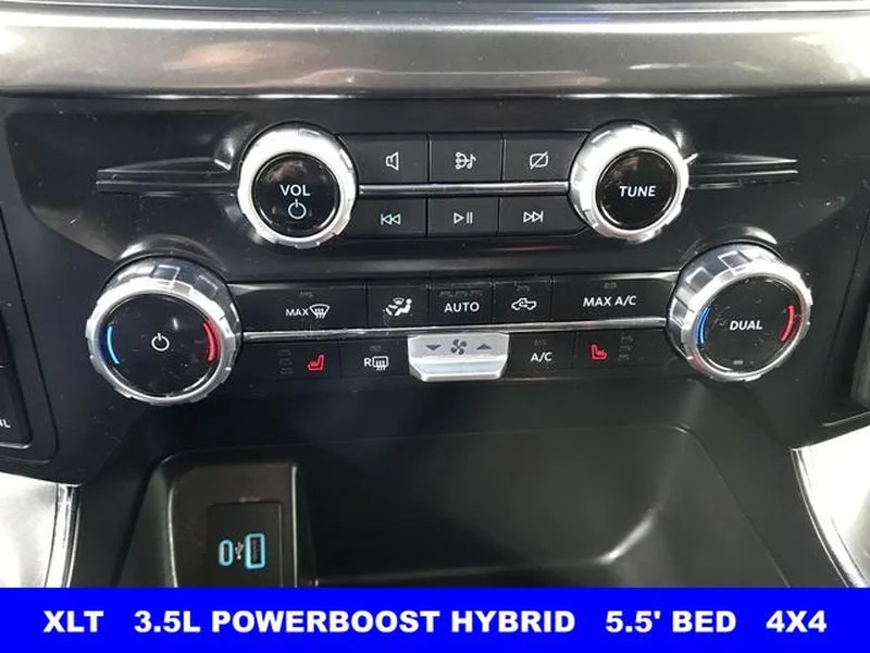 Certified Used 2023 Oxford White Ford XLT image 18