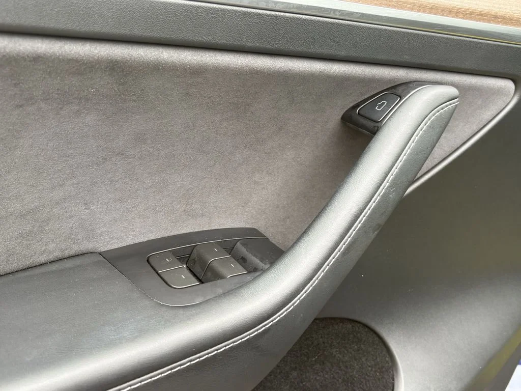 Used 2024  Tesla Long Range image 11