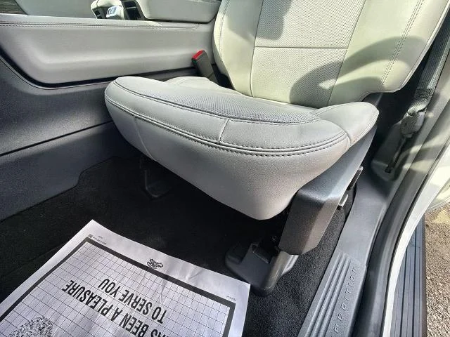 New 2026 Star White Metallic Tri-Coat Ford MAX Platinum® image 58