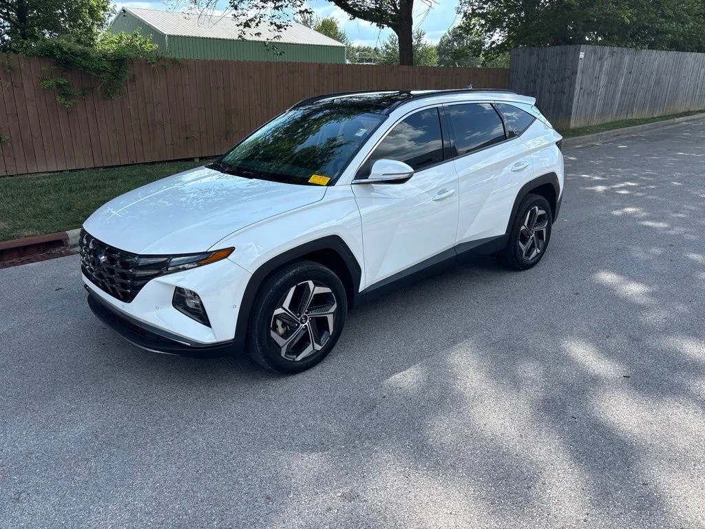 Used 2023 White Pearl Hyundai Limited image 1