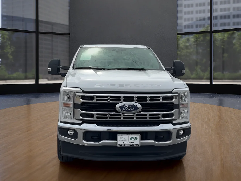 Used 2025 White Ford XLT image 2