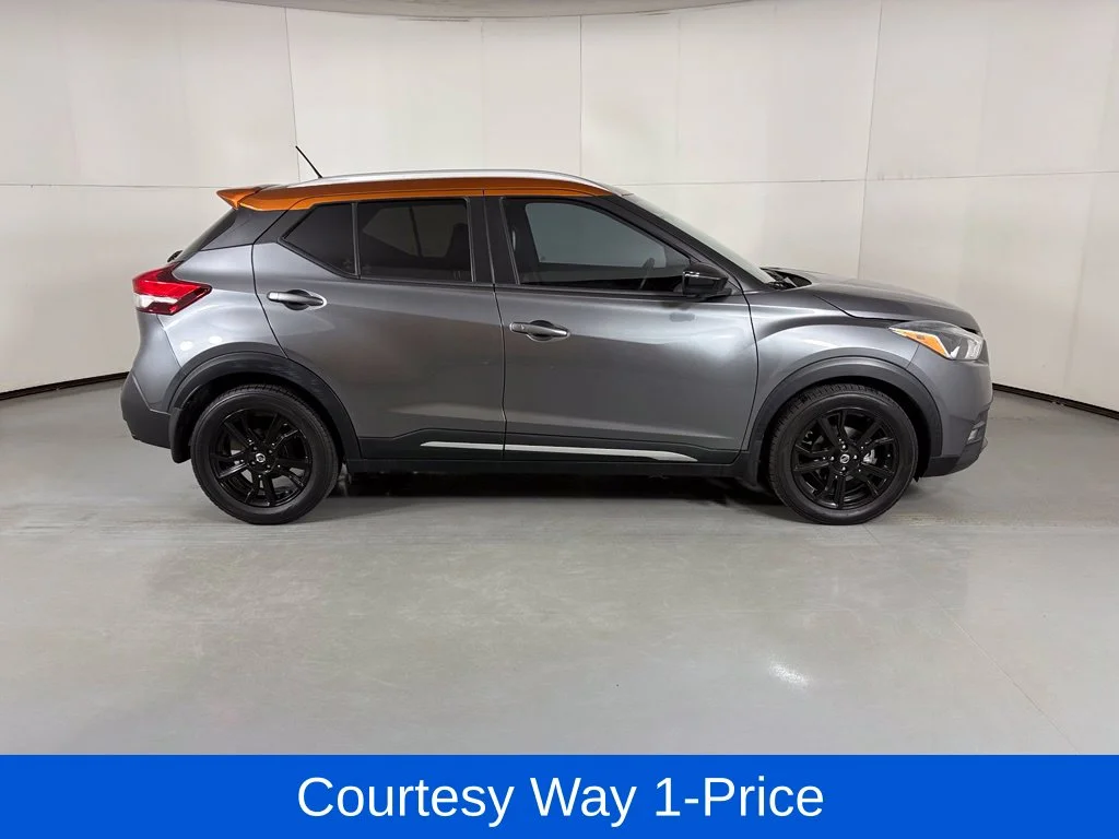 Used 2020 Gray Nissan SR image 12