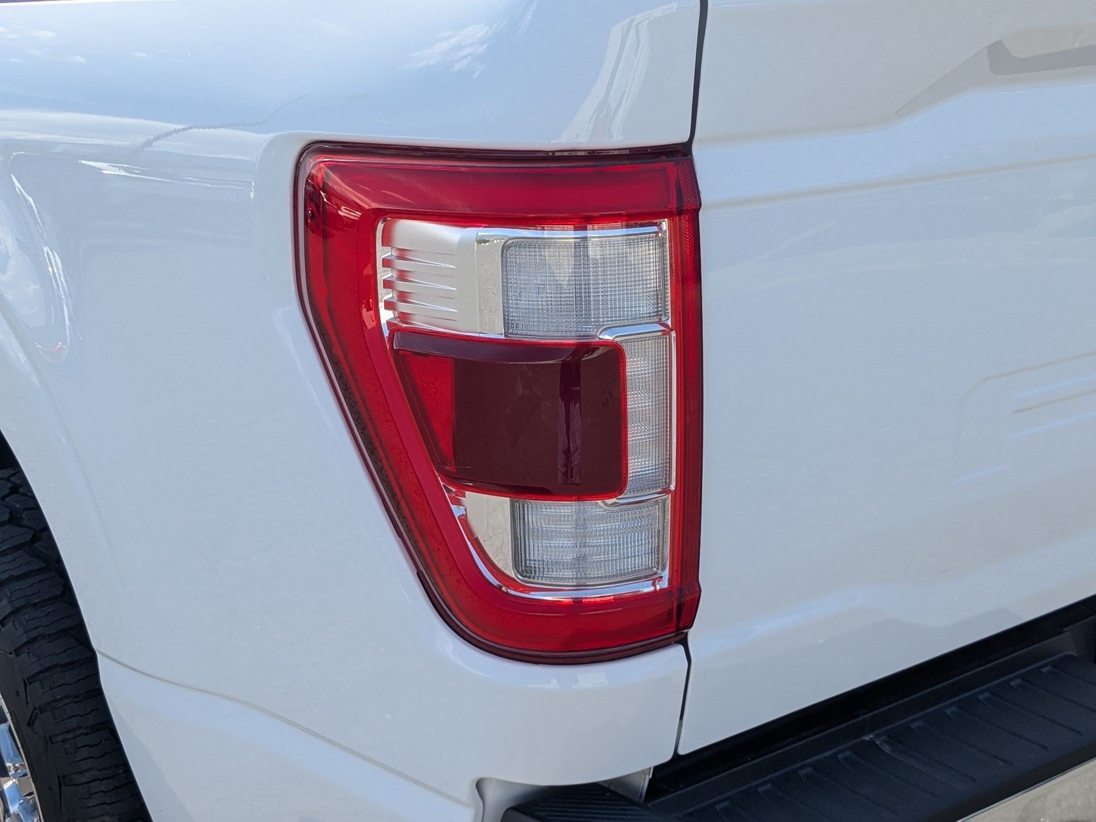 Used 2023 Oxford White Ford LARIAT image 11