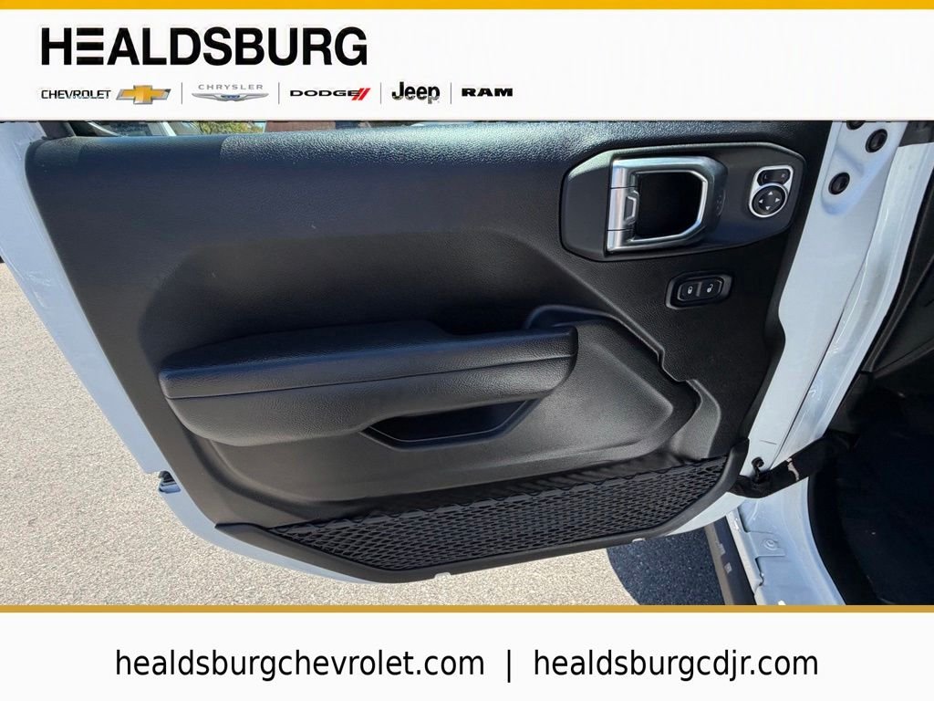2025 Jeep Wrangler 4-Door Rubicon - Photo 11