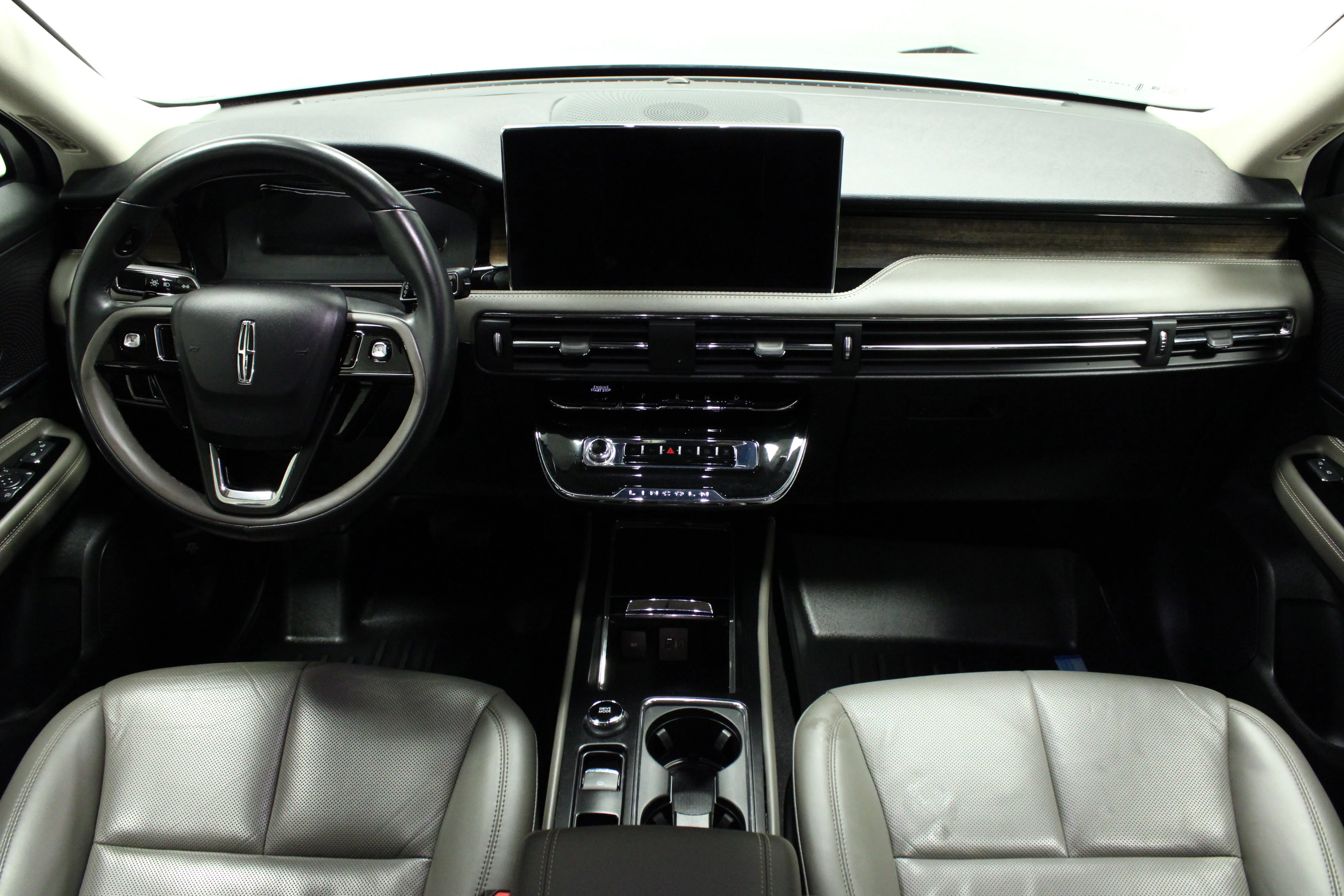 Used 2023 Radiance Metallic Lincoln Reserve image 19
