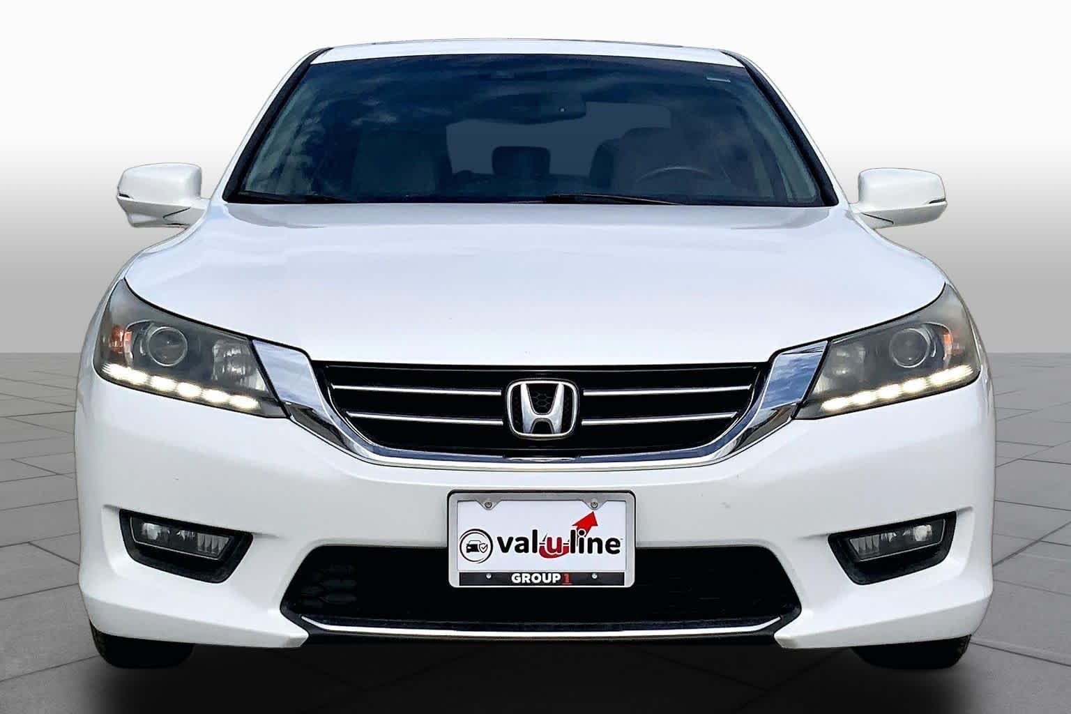 Used 2015  Honda  image 4