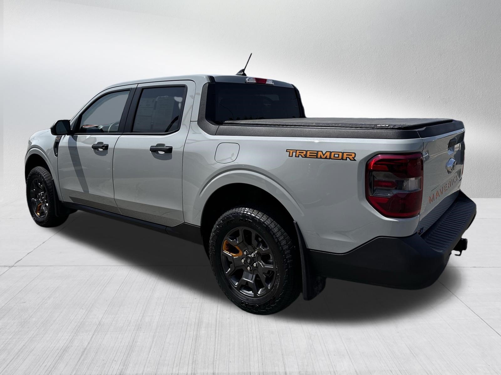 Certified Used 2024 Cactus Green / Gray Ford XLT Advanced image 5