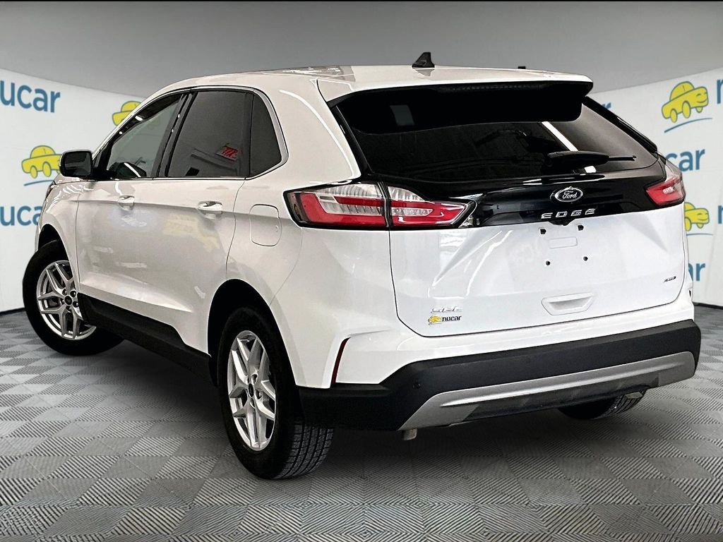 Used 2023 Oxford White Ford SEL image 4