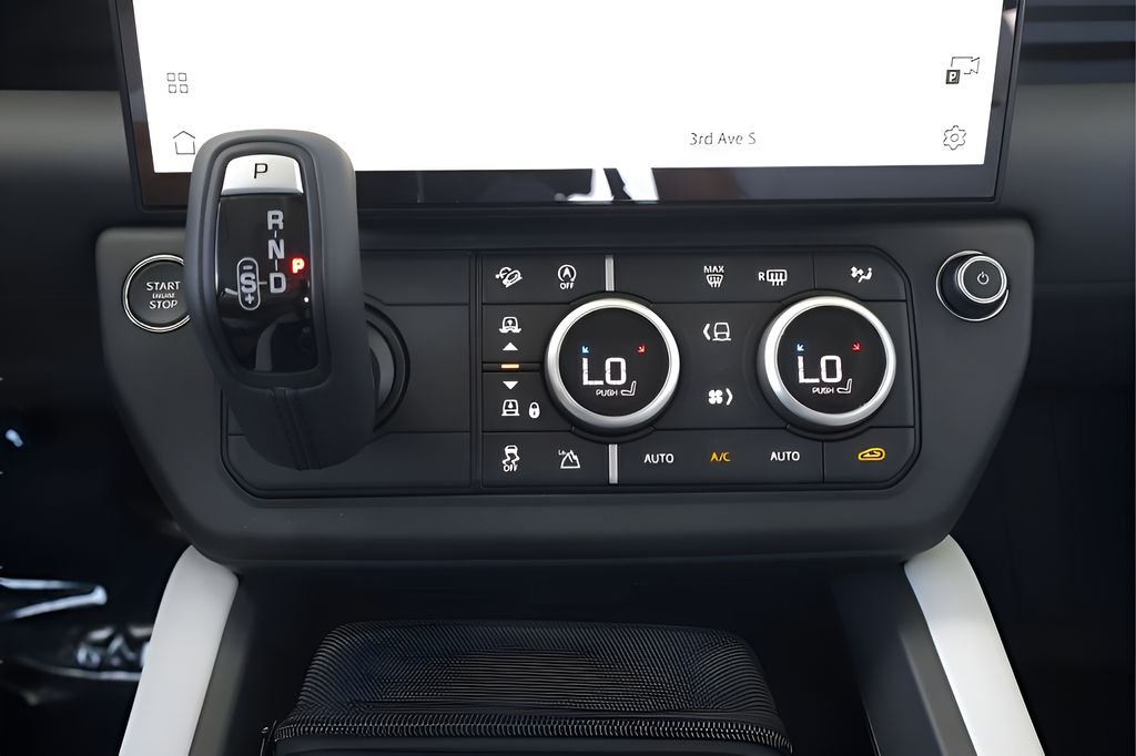 New 2026 Tasman Blue Land Rover S image 26