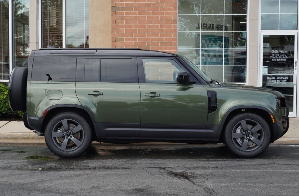 New 2026 Woolstone Green Land Rover S image 7