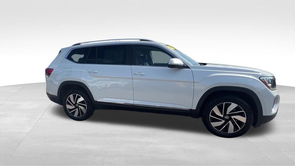 Used 2025 White Volkswagen 2.0T SEL image 11